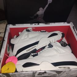 Air Jordan 4 Retro OG FC