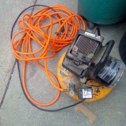 Campbell Hausfield 1.5 HP 4 Gallon Air Compressor