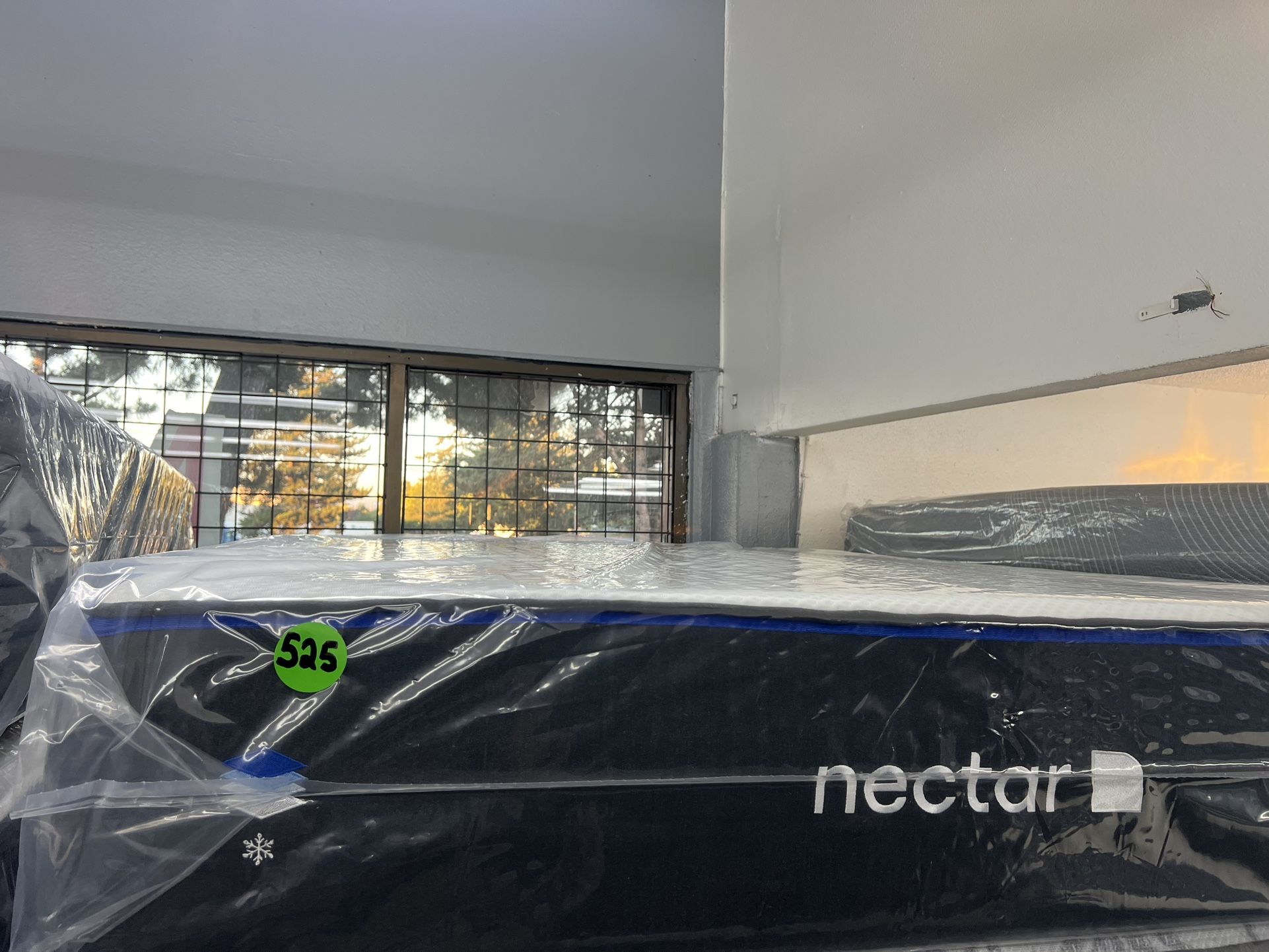 QUEEN SIZE NECTAR MATTRESS & BOX SPRING BED SET