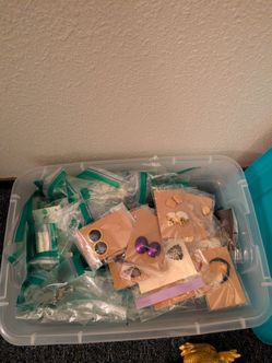 Hundreds of costume earrings