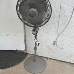 Standing Fan with Remote