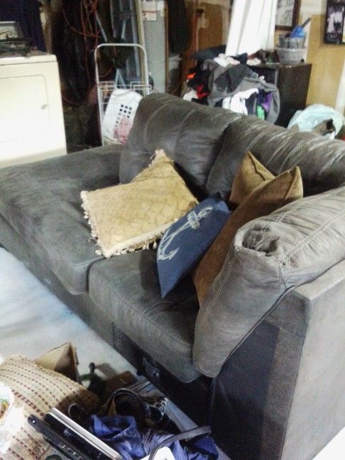 Unused Like New Couch Atoman And Leather Office Chair 60$