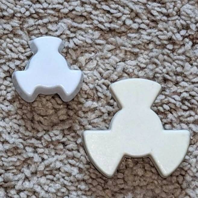 Assorted microwave oven centerpiece bushing or drive coupler for glass turntable