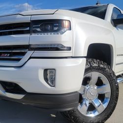 2018 SILVERADO Z71 LTZ  4X4 