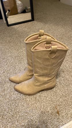 Boots size 6