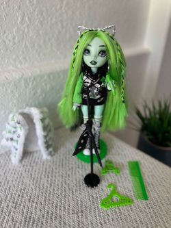 Shadow High Doll with Accessories