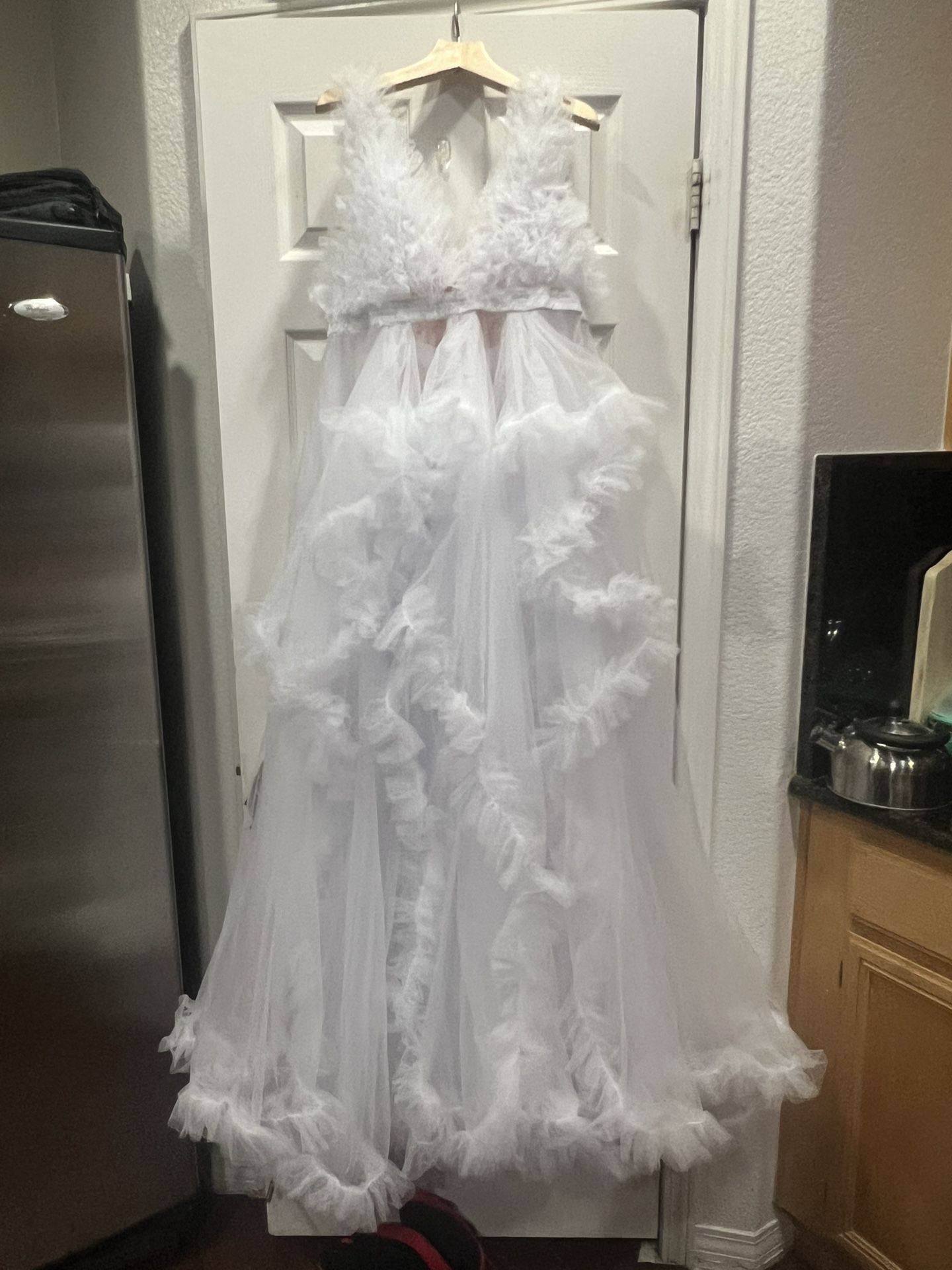 White V-Neckline Tulle Dress