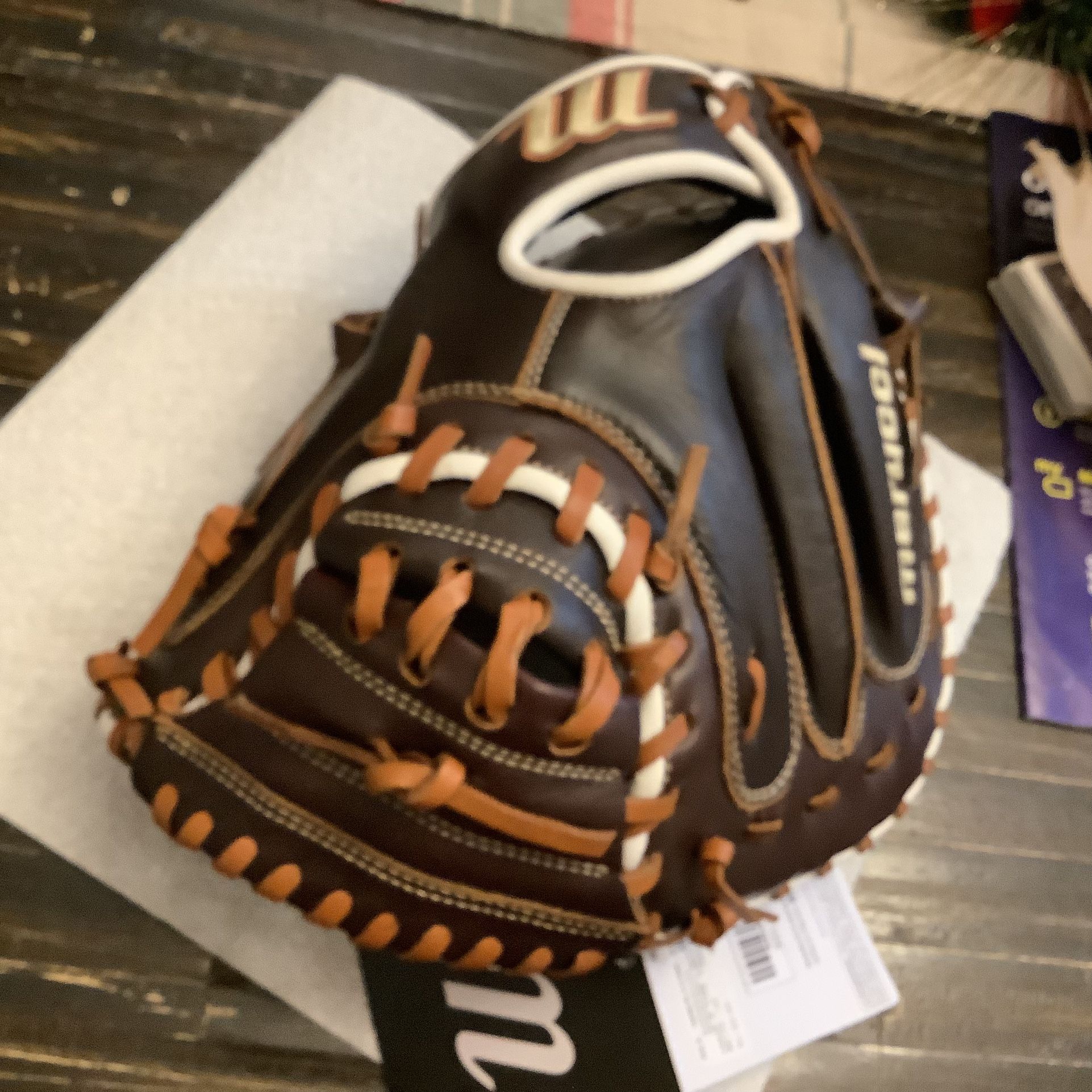 Marucci Krewe Series M Type 32” Brand New Catchers Mitt Brown/tan Model KR220C1 With Tags 