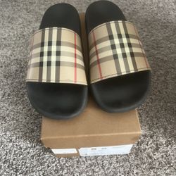 Burberry Slides Men Size 9 (42)