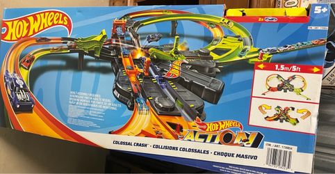 Hot Wheels Action Colossal Crash Track Set