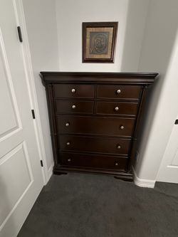 Dark Wood Tall 7-Drawer Dresser / Chest