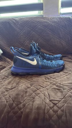 KD9 Basketball Shoes