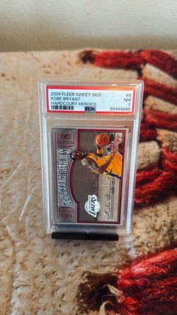 2004 Fleer Sweet Sigs Kobe Bryant PSA 7 NM