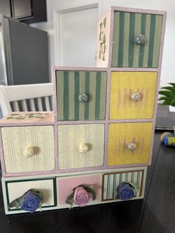 Vintage jewelry box