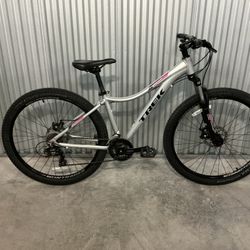 BICYCLE TREK 21 SPEED SIZE 27,5 BRAND NEW 