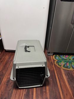 Dog kennel / crate