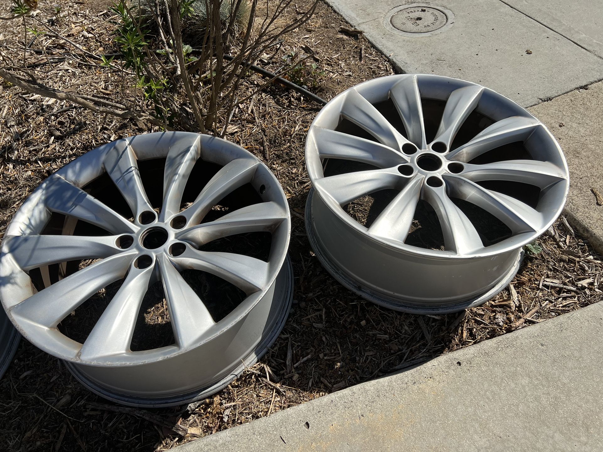 Tesla Performance Rims (4) 20” W Michelin Tires for Sale in San Diego ...