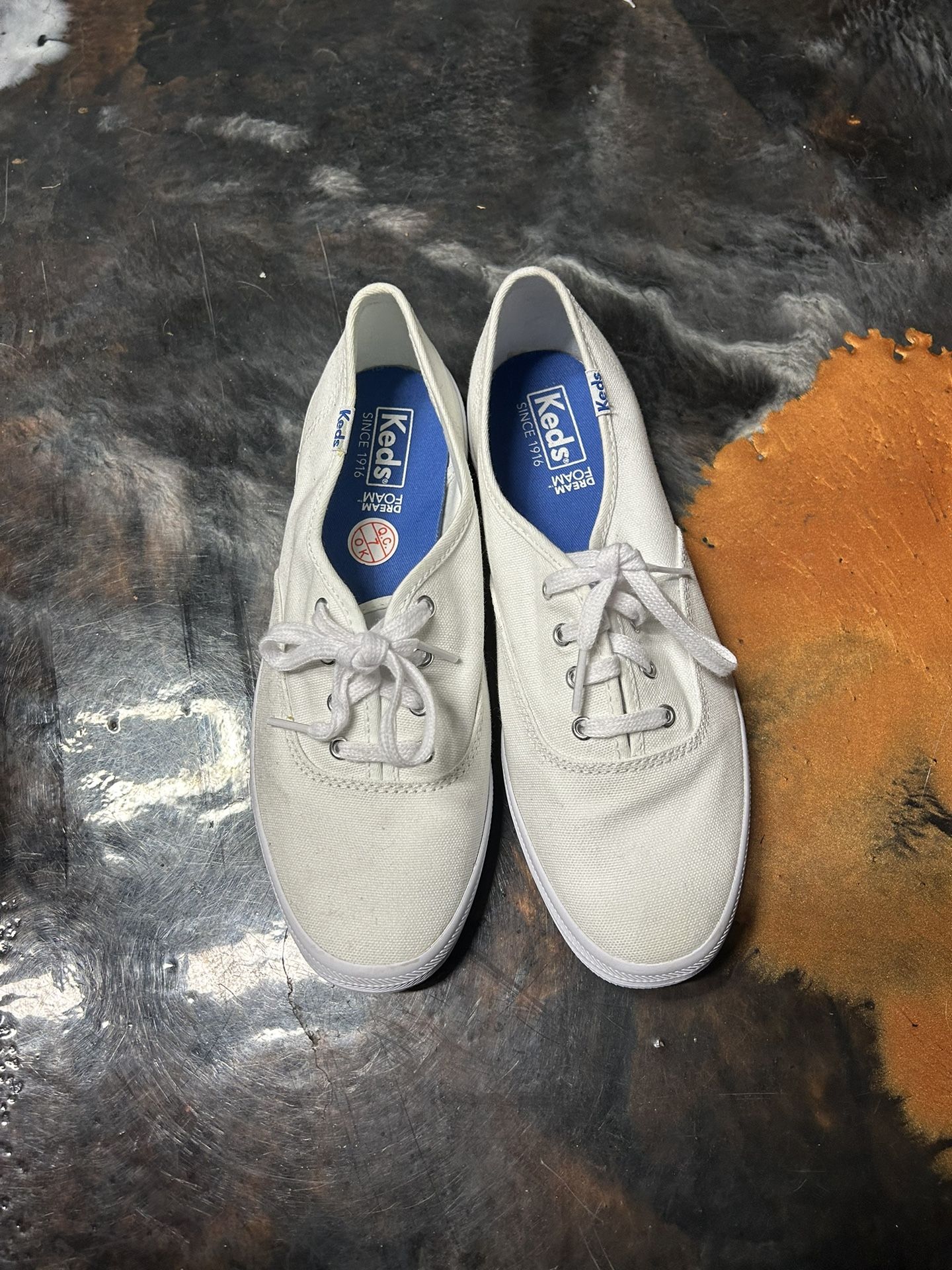 Keds - Size 7 - $4