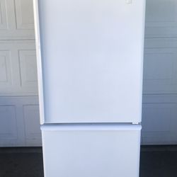 Maytag Refrigerator W-29,5” D-30” H-67”