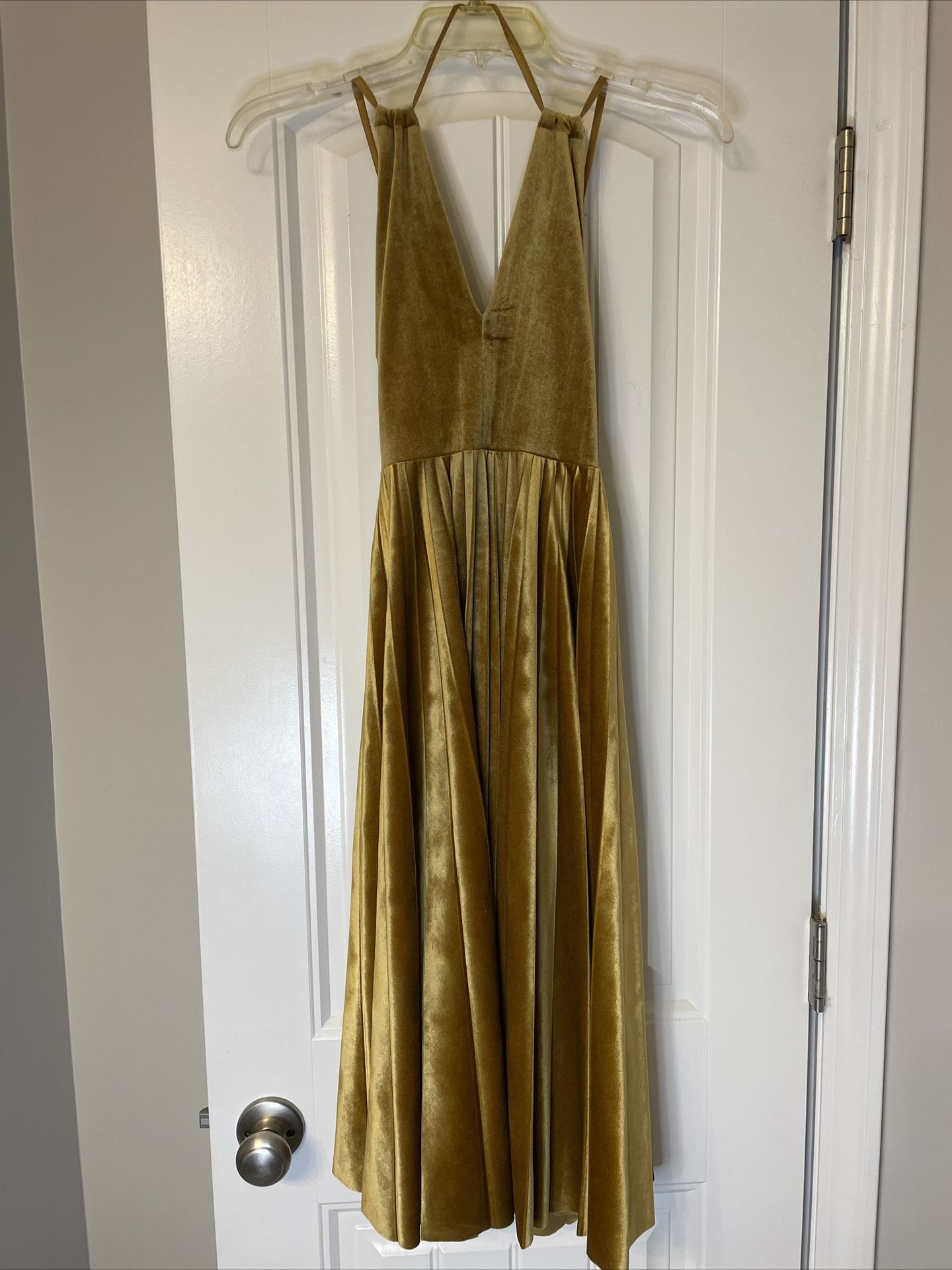 Gianni Bini Velvet Blair Dress for Sale in Lexington, SC - OfferUp