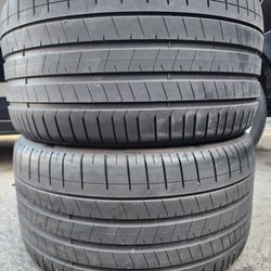 (2) 315 30 21 Pirelli Tires 