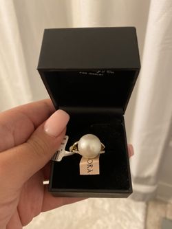 Gold Pearl Ring with Diamonds