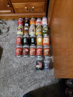22 Pc Lot Yankee Candle Co Medium And Large Jar Tumbler Candles All Are Unlit Most New