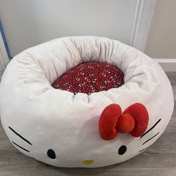 Hello Kitty Dog/Cat Bed 