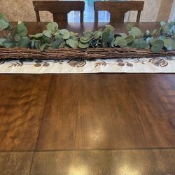 Green Vine Table Piece 