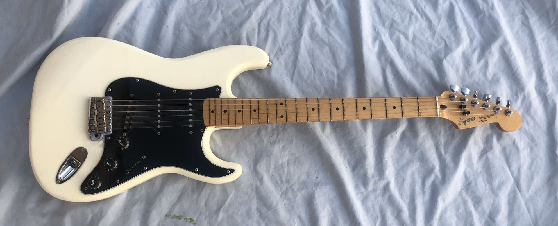 80’s squier Stratocaster guitar