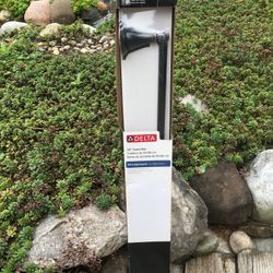 DELTA 24” TOWEL BAR