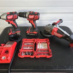 Milwaukee Drill Set With Grinder 