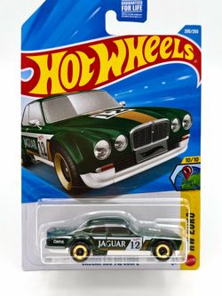 Hot Wheels 1:64 Scale Diecast Model - JAGUAR XJC V12 COUPE