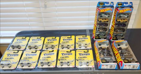 HOT WHEELS & MATCHBOX cars