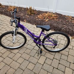 24 Inch Girls/Womens Granite Peak Bicycle