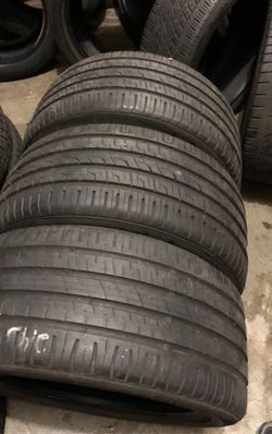 Set of 245 40 18 run flat X4 tires