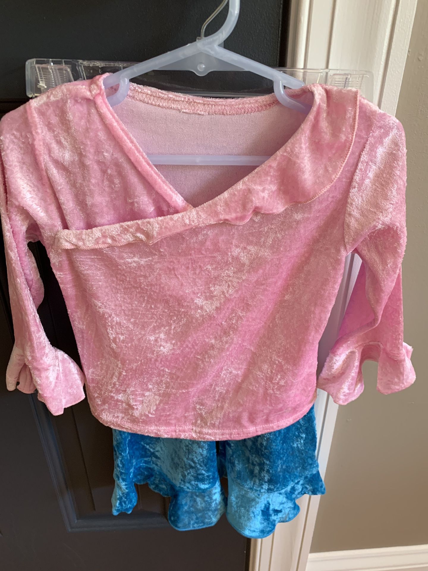 Girl size 2t pink and blue pajamas
