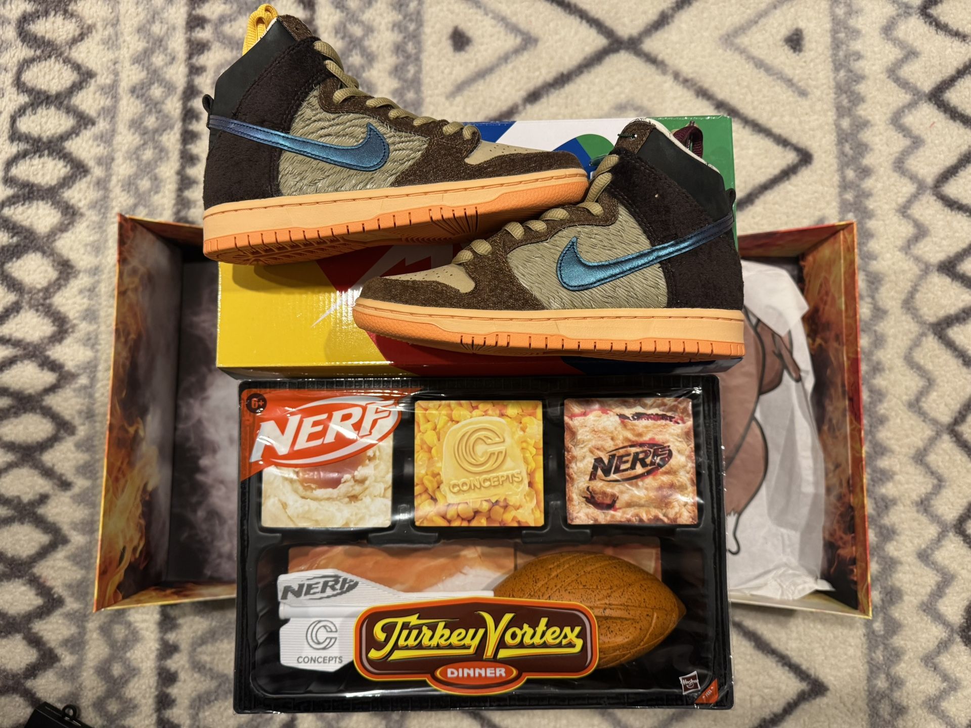 Nike SB Dunk High Concept Turdunken (special Box)