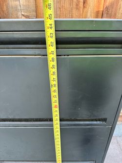 Gabinetes metálicos.