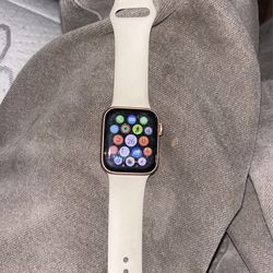 Apple Watch SE ( 1st Gen )