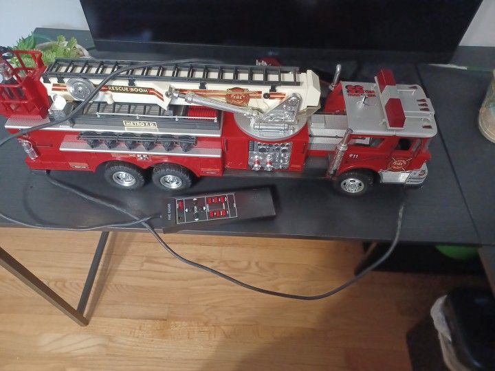  1988 FIRE RESCUE TRUCK 