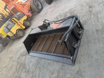 Skid Steer Vibratory Screening Bucket