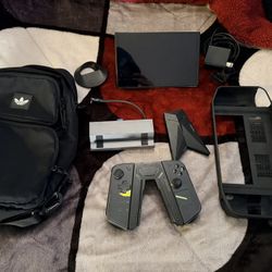 LENOVO LEGION GO 1TB WITH ACCESORIES 