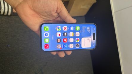 iPhone 15 128GB (read description)
