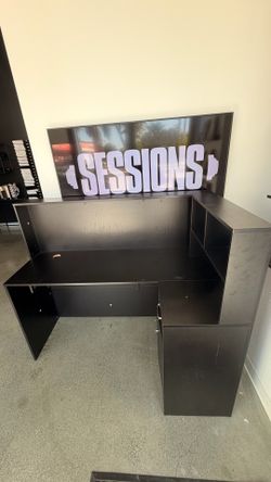 Lobby desk FREE