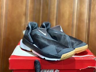 Nike GO FlyEase Black Gum Women’s Size 8 Women’s / Size 6Y NEW