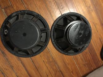 15 inches 1000 watts each one Yamaha