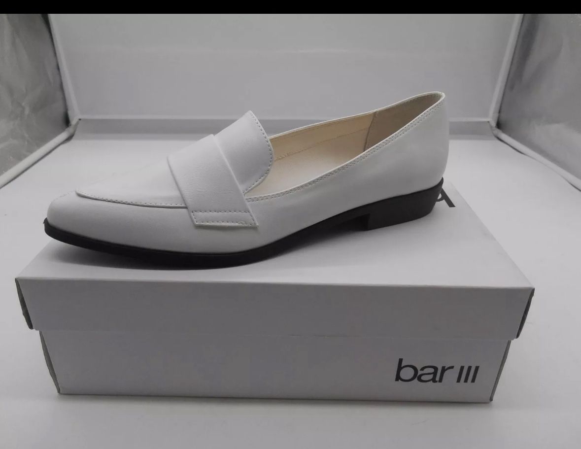 Bar III Women's White Loafers Worn couple of times Like new