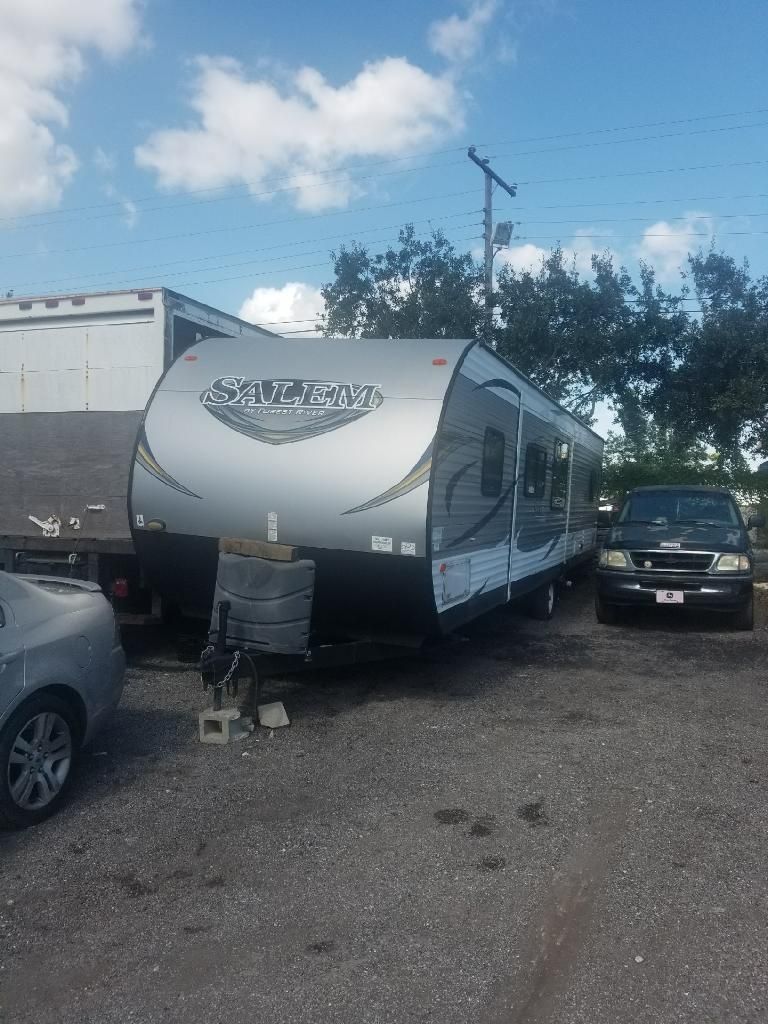 2016 SALEM 37 FT RV CAMPER