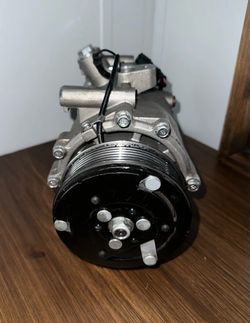 NEW TRSE09 AC Compressor w/ Clutch Honda CR-V 2.4L Acura RDX 2.3L 7 Groove